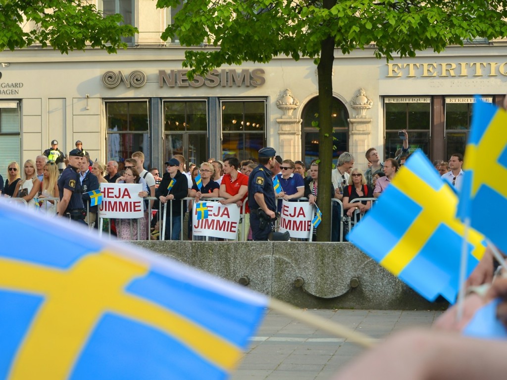 Sympathizers of the Sweden Democrats party leader Jimmie Åkesson who speaks on Norrmalmstorg in Stockholm May 24, 2014. (Photo: Frankie Fouganthin / Wiki Commons. Under Creative Commons BY-SA 3.0). 